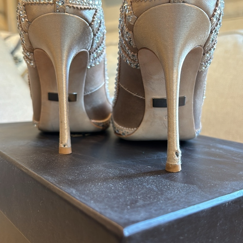 Badgley Mischka Rouge in latsat - champagne color size 6.5 - Picture 6 of 14